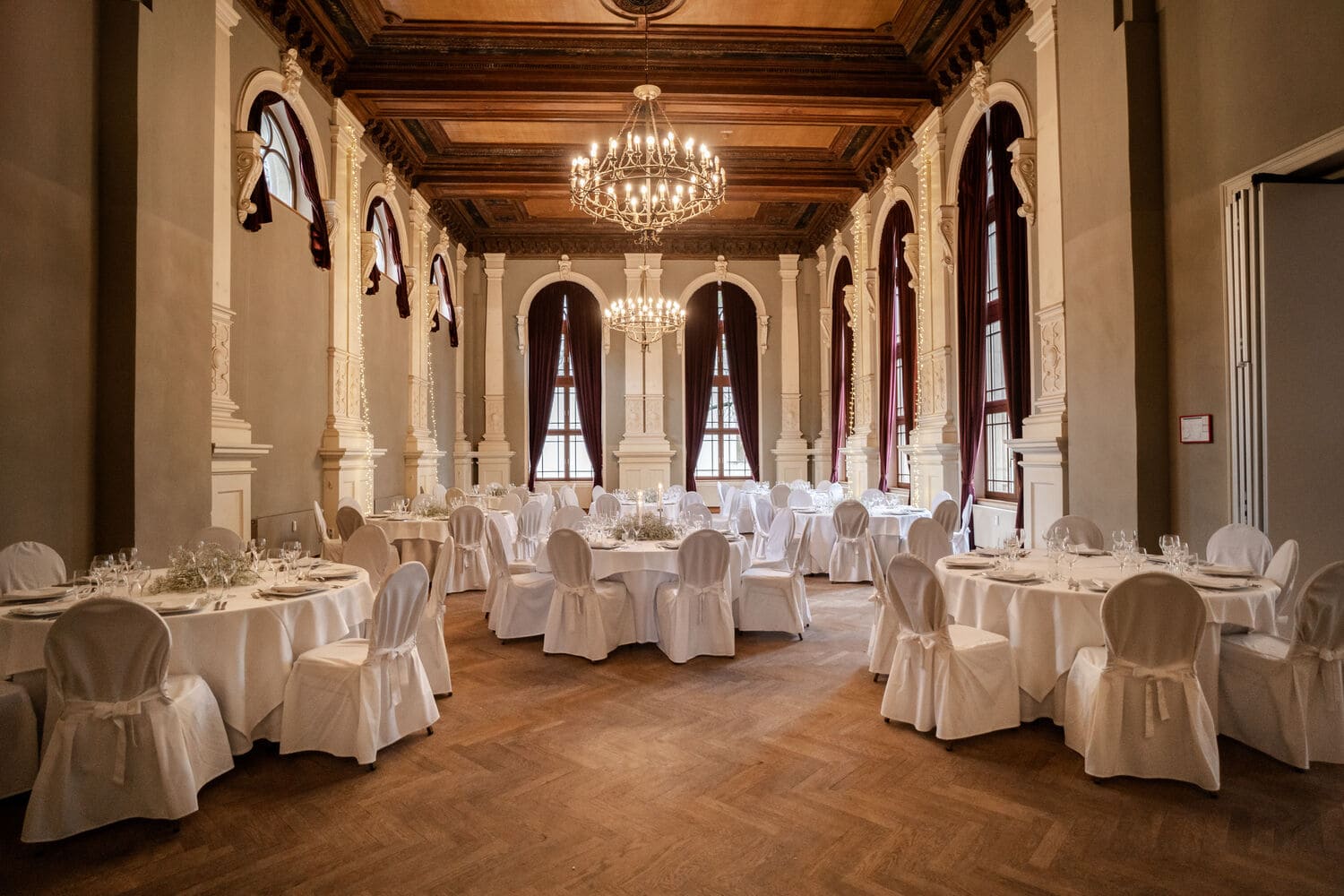 Logensaal Traumhochzeit Location by Isabel Michos Fotografie