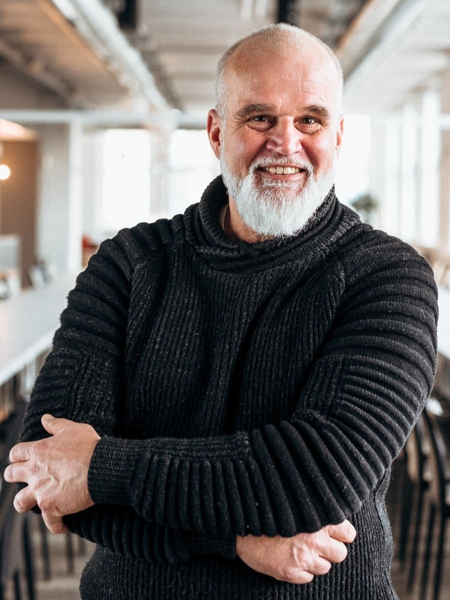 Olaf Neumann by Jasmin Riedel