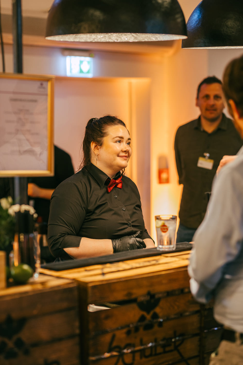 Schuler Miterabeiterin Team by Jasmin Riedel